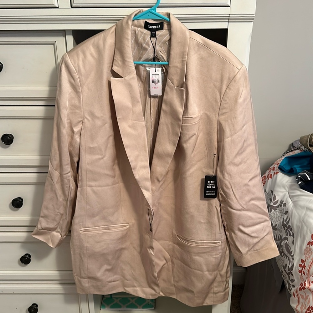 Women’s XL Express 2 button tan blazer